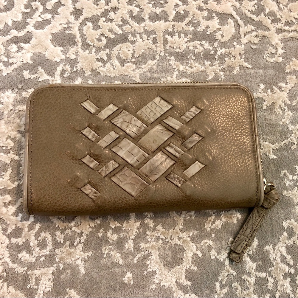 Brahmin wallet